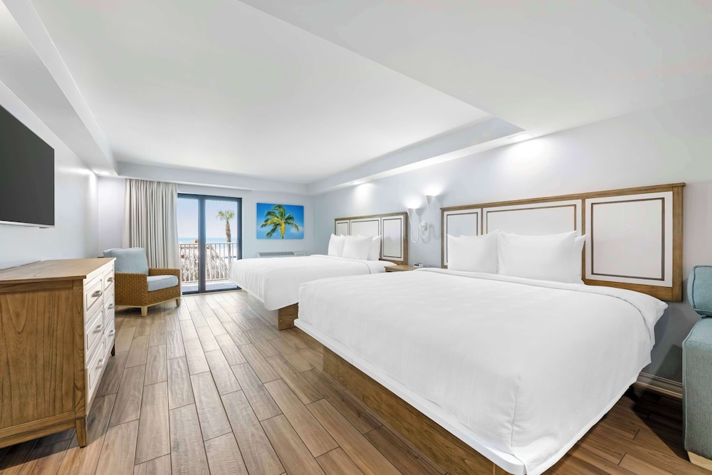Standard Room, Multiple Beds, Non Smoking, Balcony (with Sofabed;Gulf View) - Photo 2