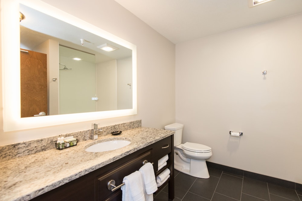 Room, Lake View (King) photo 1