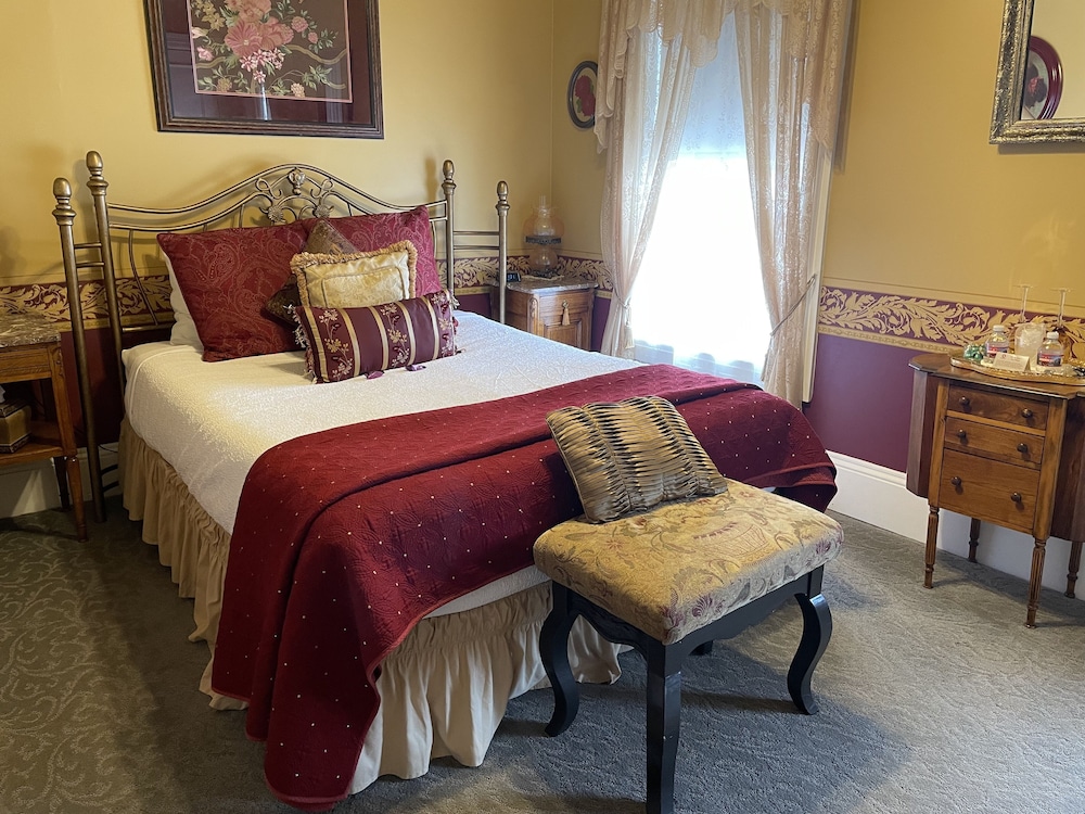 Gold Room