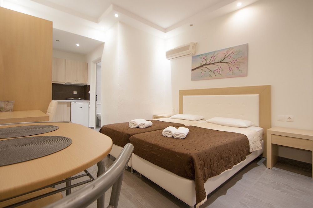 Basic Double Room photo 2