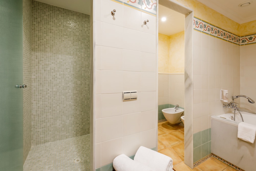 Junior Suite, Pool View