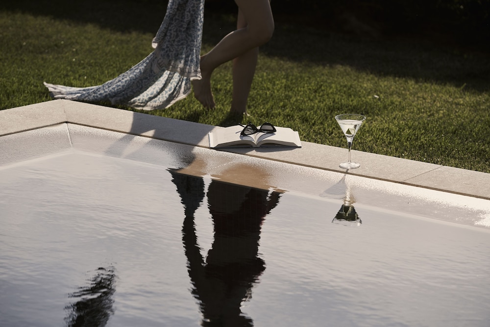 Suite (Pool Experience) - Photo 6