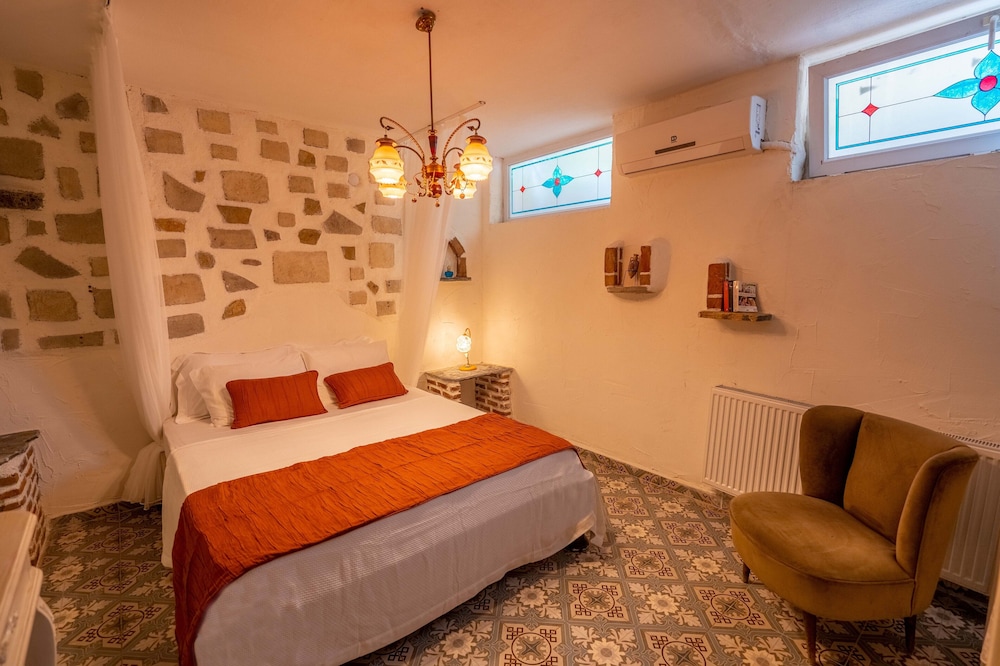 Economy Double Room (Under Ground Floor)