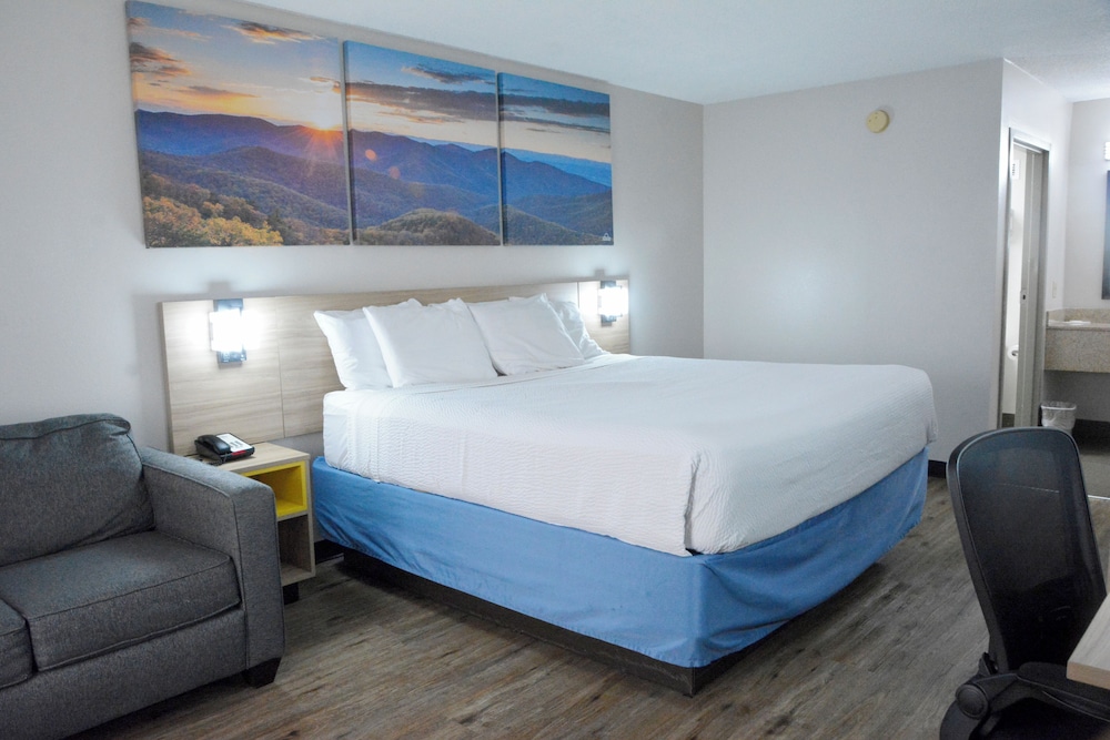 Efficiency, Room, 1 King Bed, Non Smoking - Photo 2