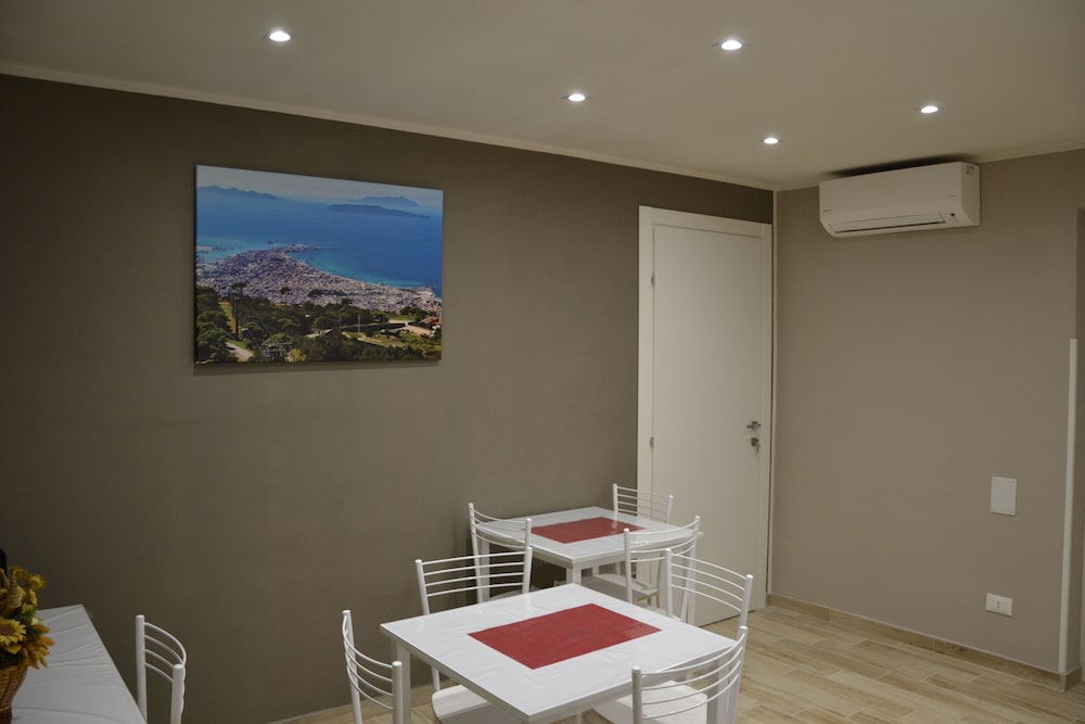 Classic Quadruple Room, Multiple Beds, City View (Castello di Venere) photo 2