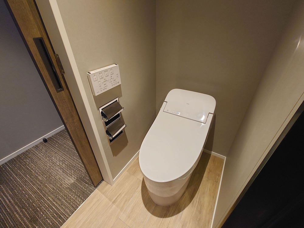 Double Room, Non Smoking - Photo 5