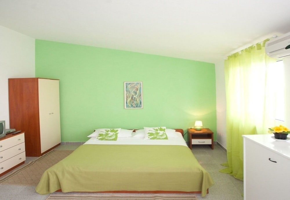 Studio (Filip - with parking - SA4-3B(2+1)) photo 1