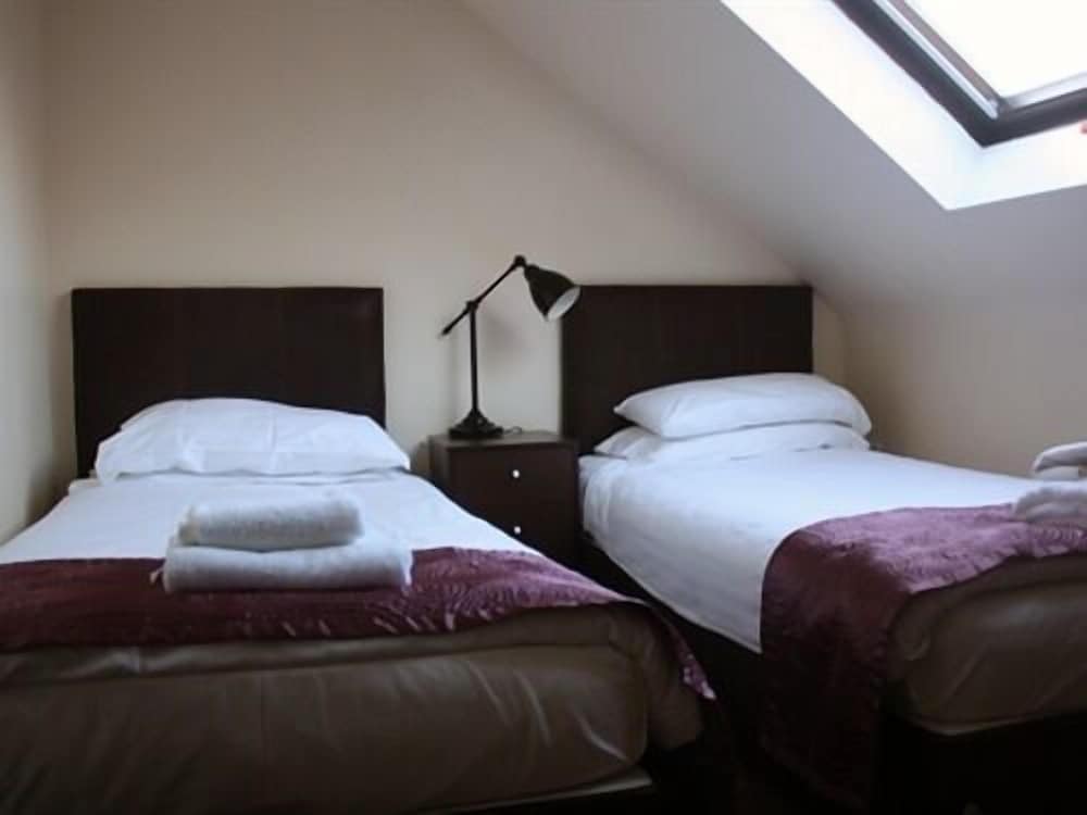 Superior Twin Room, Ensuite photo 2