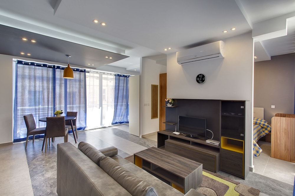 Apartment (1 Bedroom)