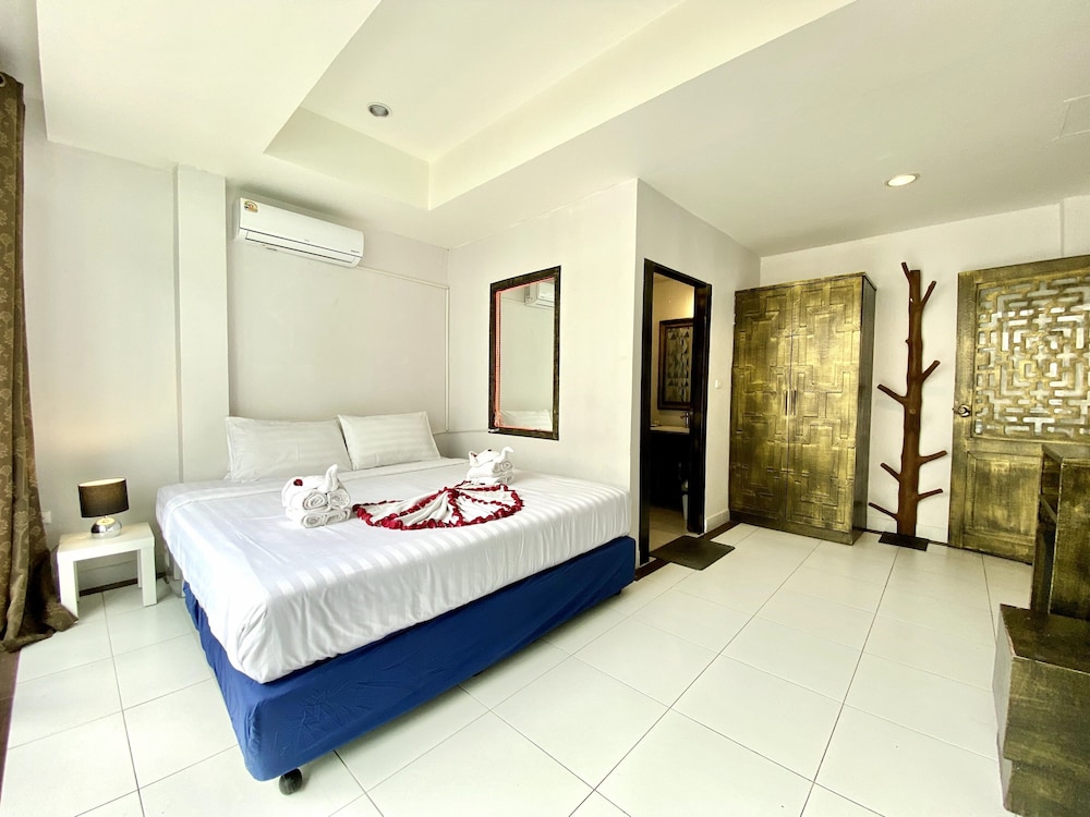 Deluxe Double Room, Balcony - Photo 1