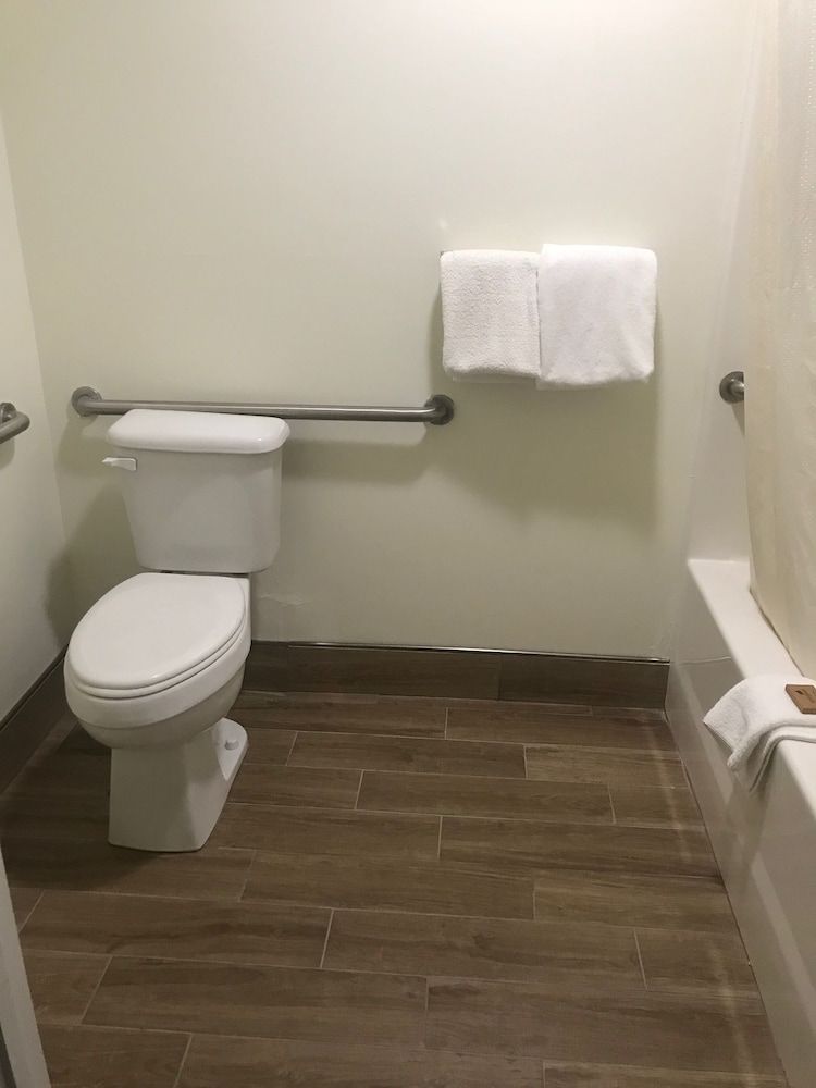 Standard Room, 1 King Bed photo 2