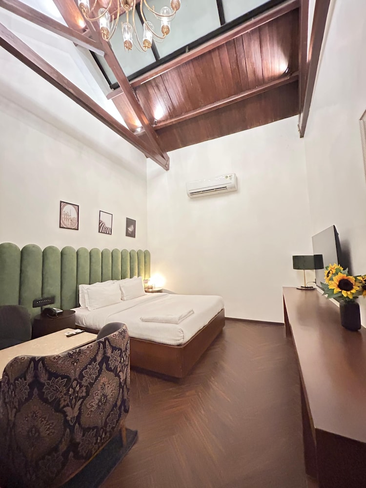 Jr. Suite Room - Photo 1
