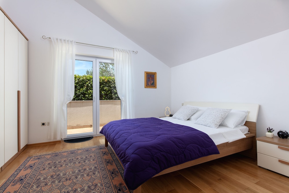 House, 3 Bedrooms photo 1