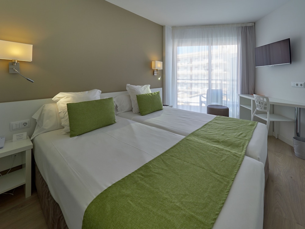 Standard Twin Room - Photo 1