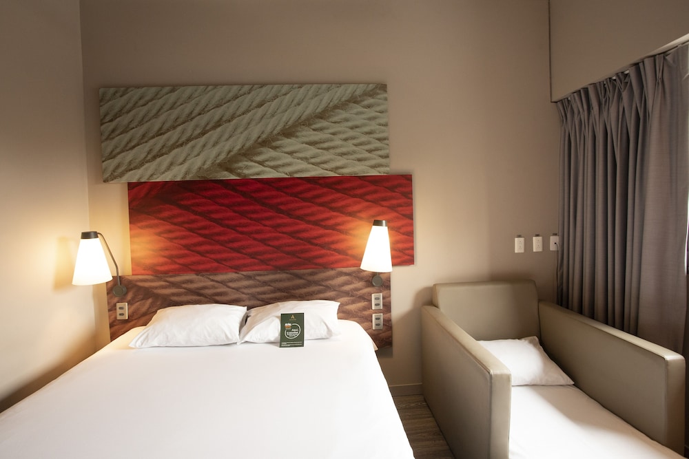 Standard Room, Multiple Beds photo 3