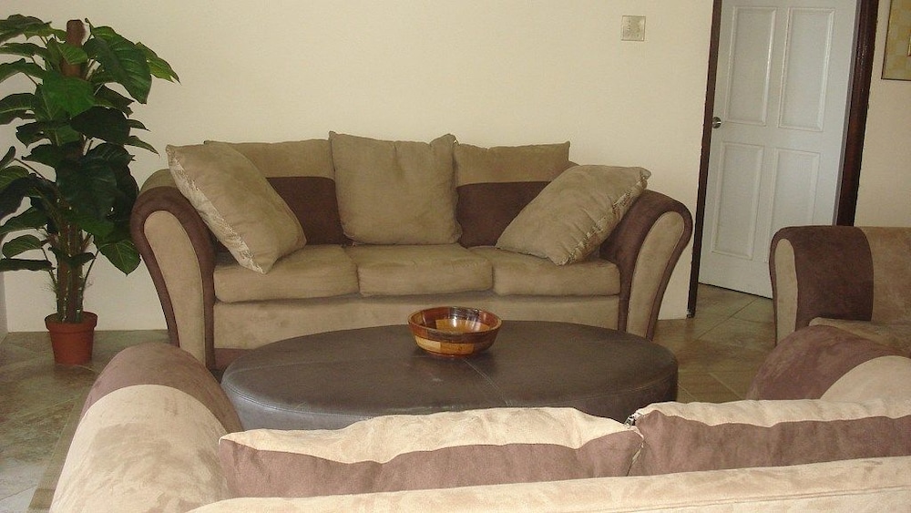 Family Apartment, 3 Bedrooms, Accessible, Pool View (Hibiscus)