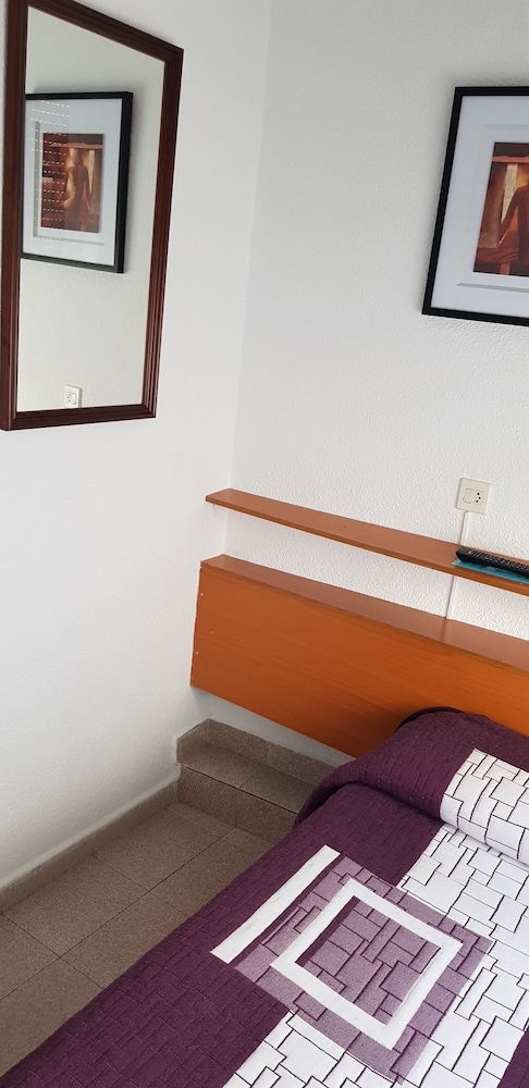 Basic Single Room, 1 Twin Bed photo 2