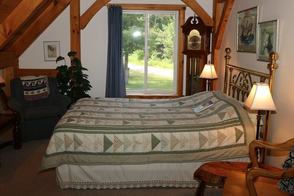 Superior Suite, 1 Queen Bed, Fireplace, Lake View (Pine Studio) photo 1