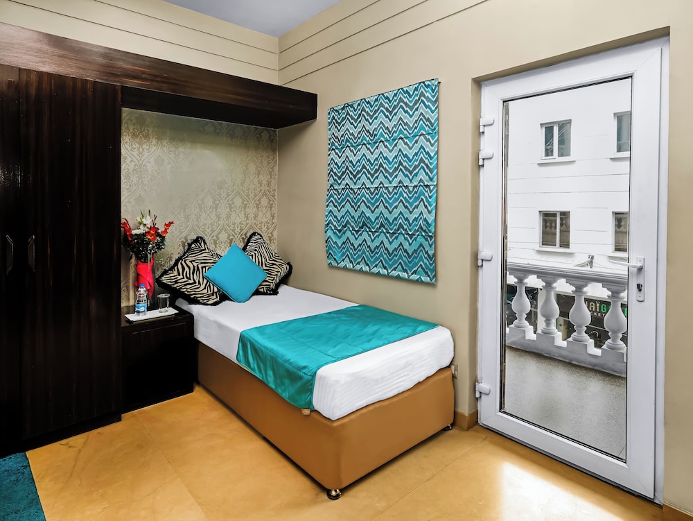 Deluxe Room - Photo 10