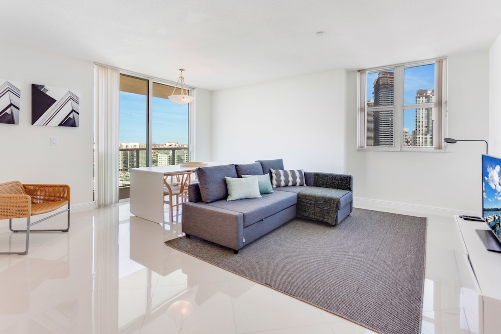 Suite, 3 Bedrooms photo 1