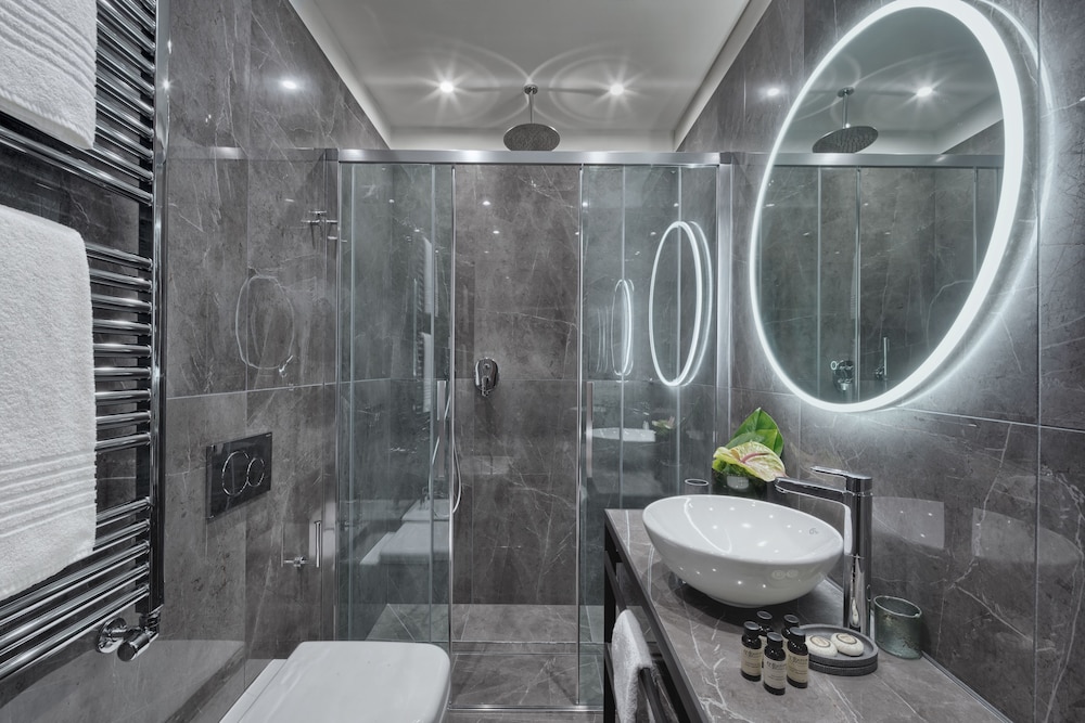 Classic Double or Twin Room - Photo 8
