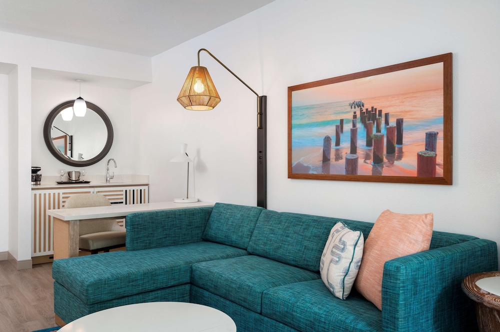 Suite, 2 Queen Beds, Patio, City View - Photo 5