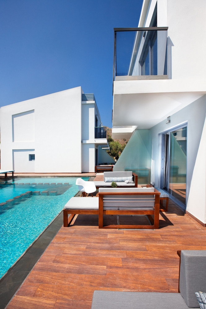 Villa with Sharing Pool - Photo 8