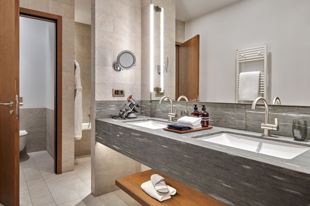 Grace Deluxe Room