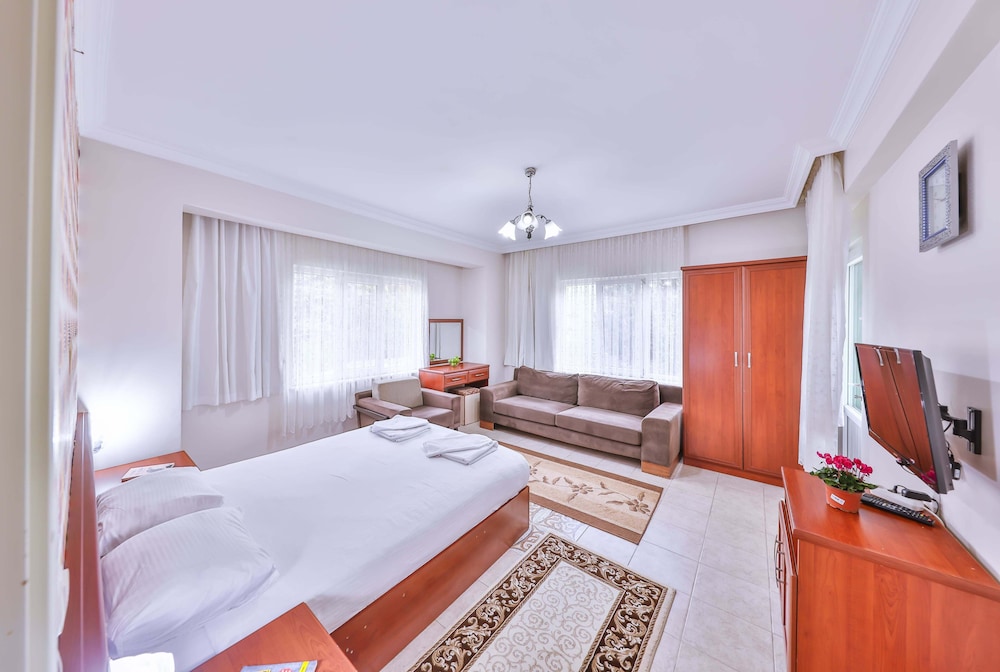 Family Suite, 1 Double Bed with Sofa bed, Garden View photo 3