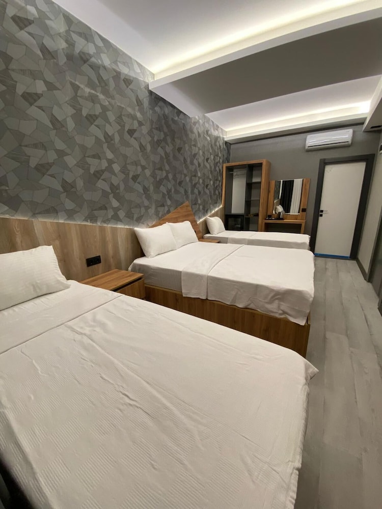 Standard Quadruple Room, Multiple Beds