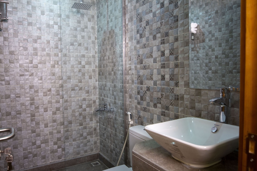 Deluxe Twin Room - Photo 10