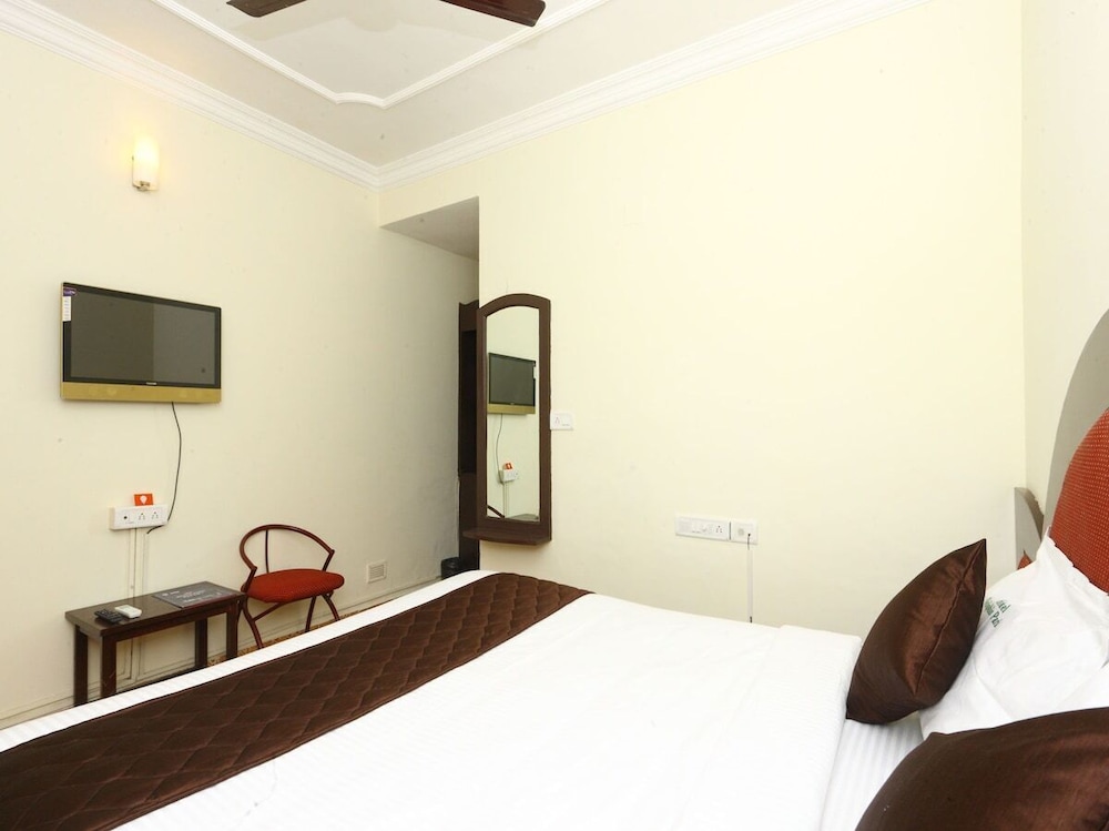 Standard Double Room - Photo 8