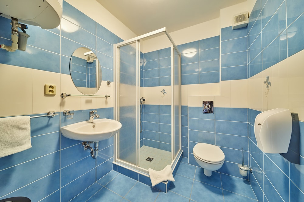Standard Room photo 2