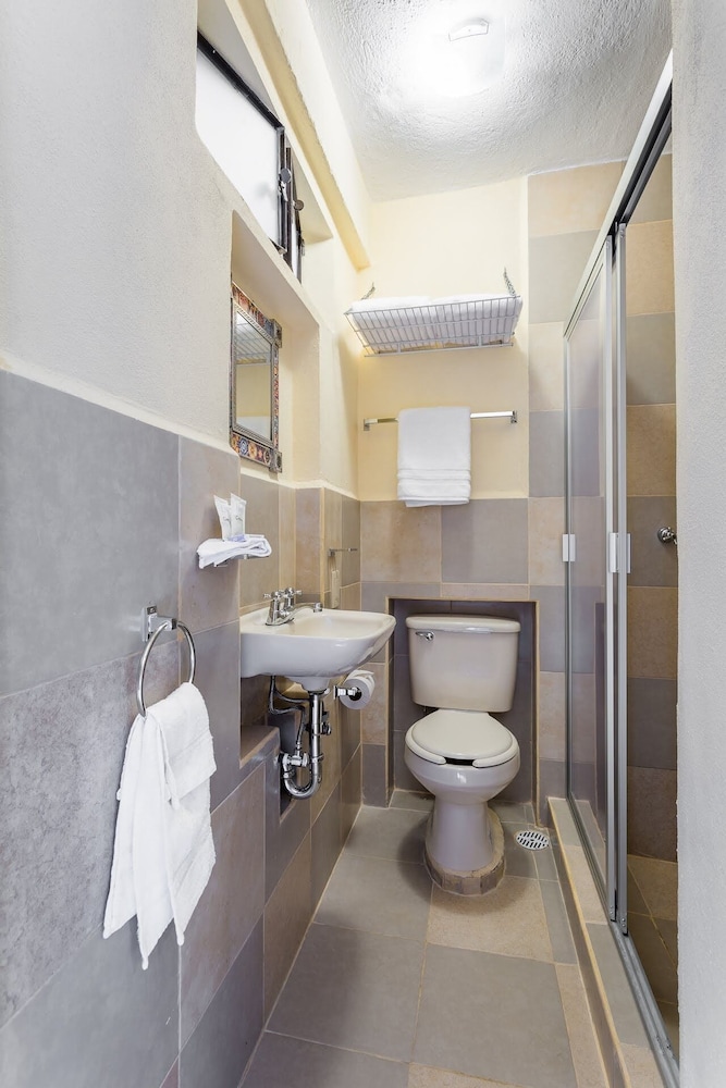 Economy Double Room (El Rincon Ingles) photo 2