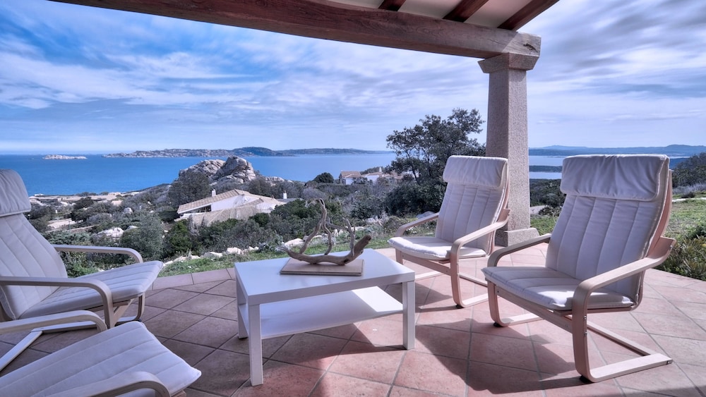 Villa, 4 Bedrooms (6 pax) photo 2