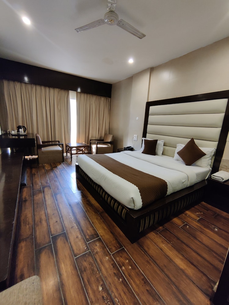 Club Room