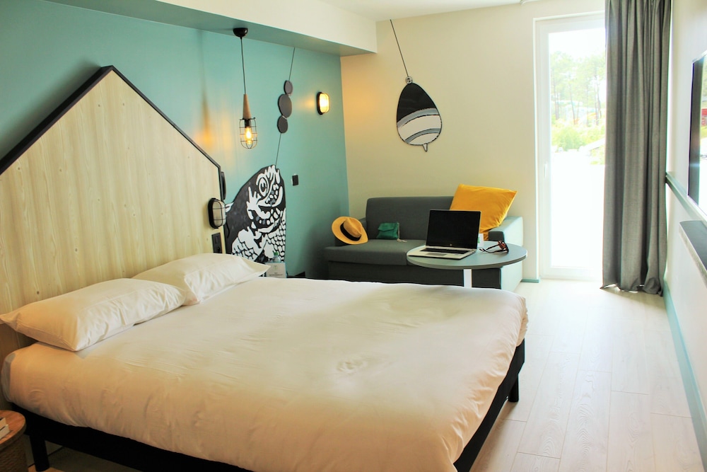 Family Room, Multiple Beds - Photo 2