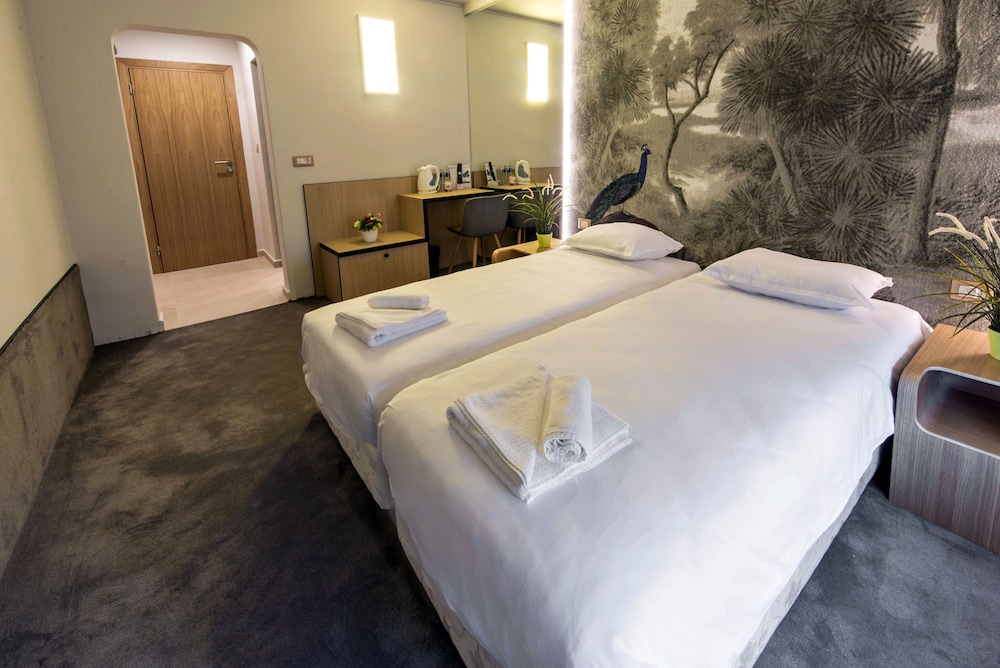 Economy Double Room photo 2