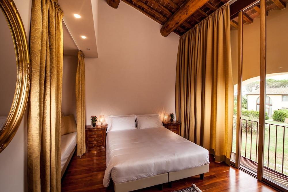 Romantic Room, 1 King Bed, Garden Area