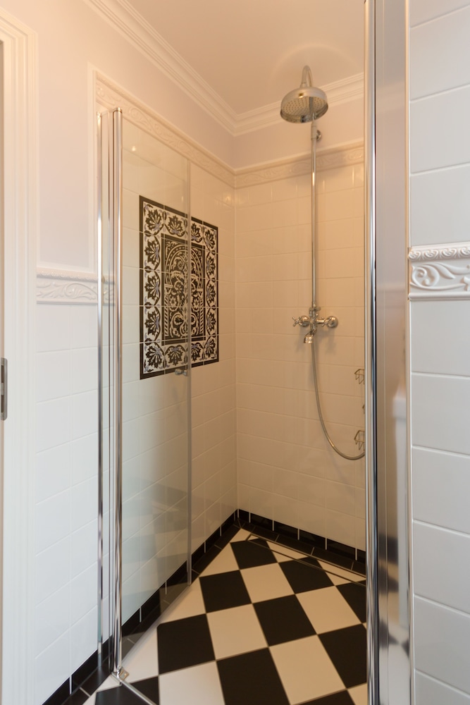 Condo, 2 Bedrooms, Kitchen (Flat 4) photo 2