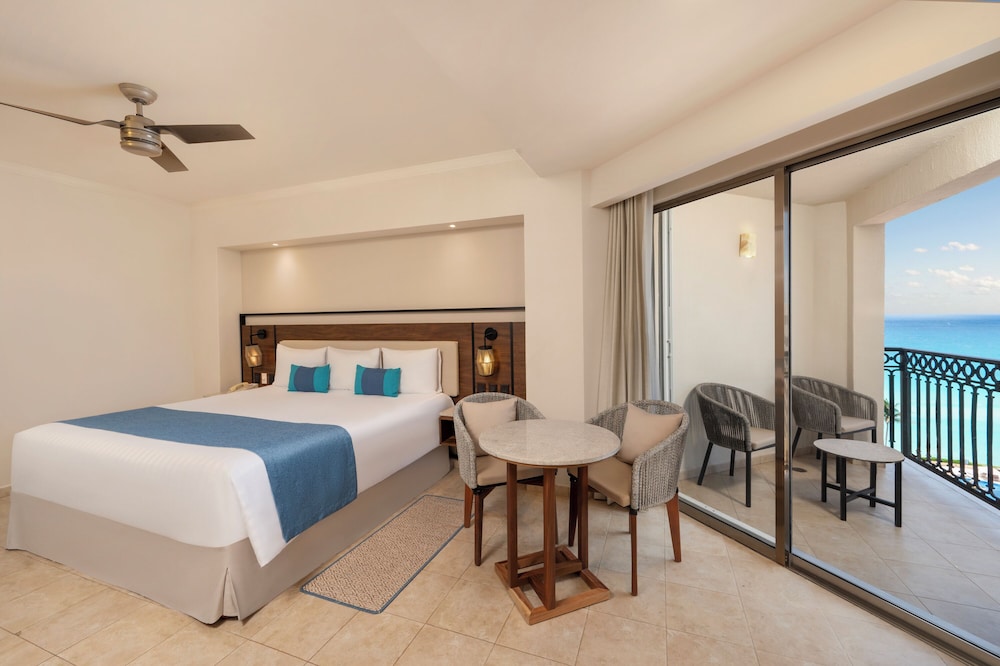 Deluxe Room, Balcony Partial Ocean View - Photo 4
