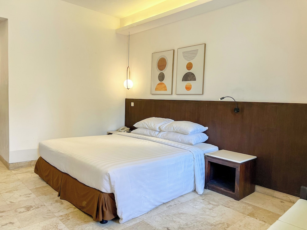 Signature Double or Twin Room, Pool Access