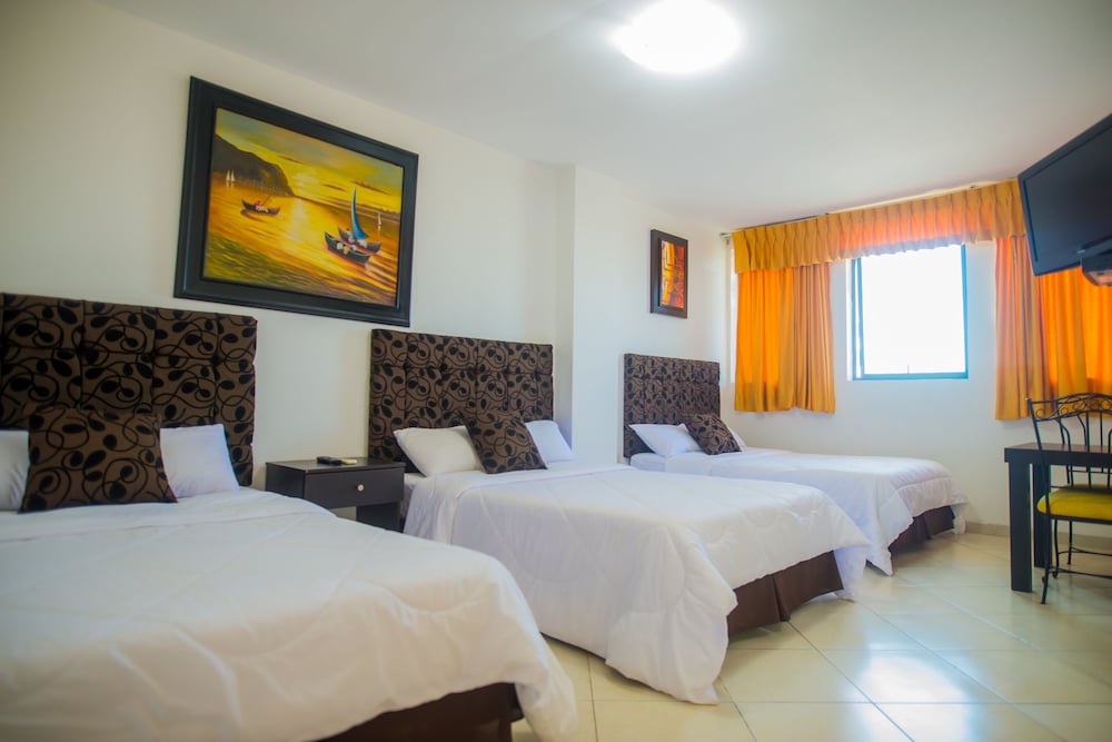 Standard Triple Room, 3 Twin Beds, Private Bathroom photo 1