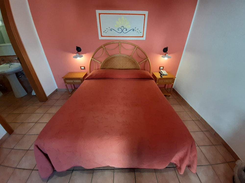 Classic Double Room - Photo 7