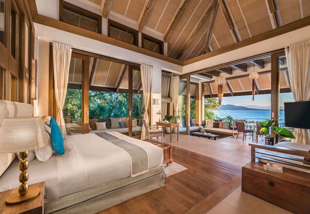 Azure (Presidential Ocean View Suite) photo 1