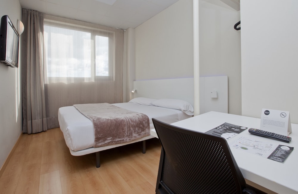 Standard Room - Photo 1