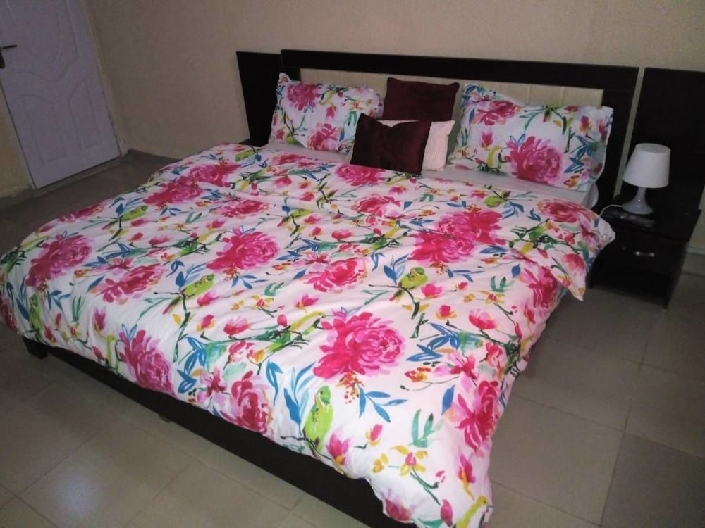 Deluxe Room, 1 King Bed photo 3