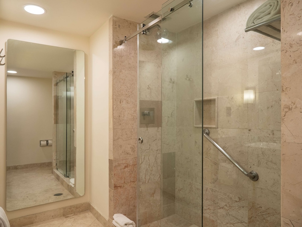 Executive Suite, 2 Double Beds (Junior) - Photo 7
