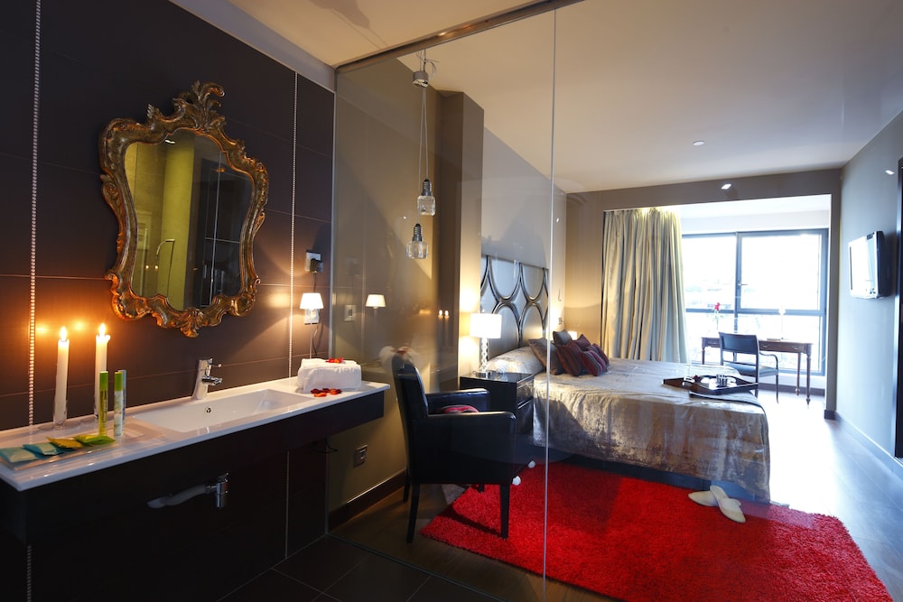 Deluxe Double or Twin Room - Photo 1