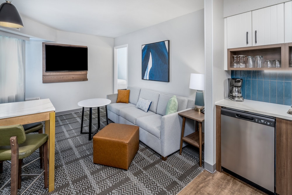 Suite, Multiple Beds, Kitchen
